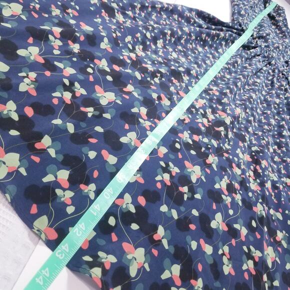 Tucker NYC 100% Silk Floral Print Dress - Picture 8 of 14